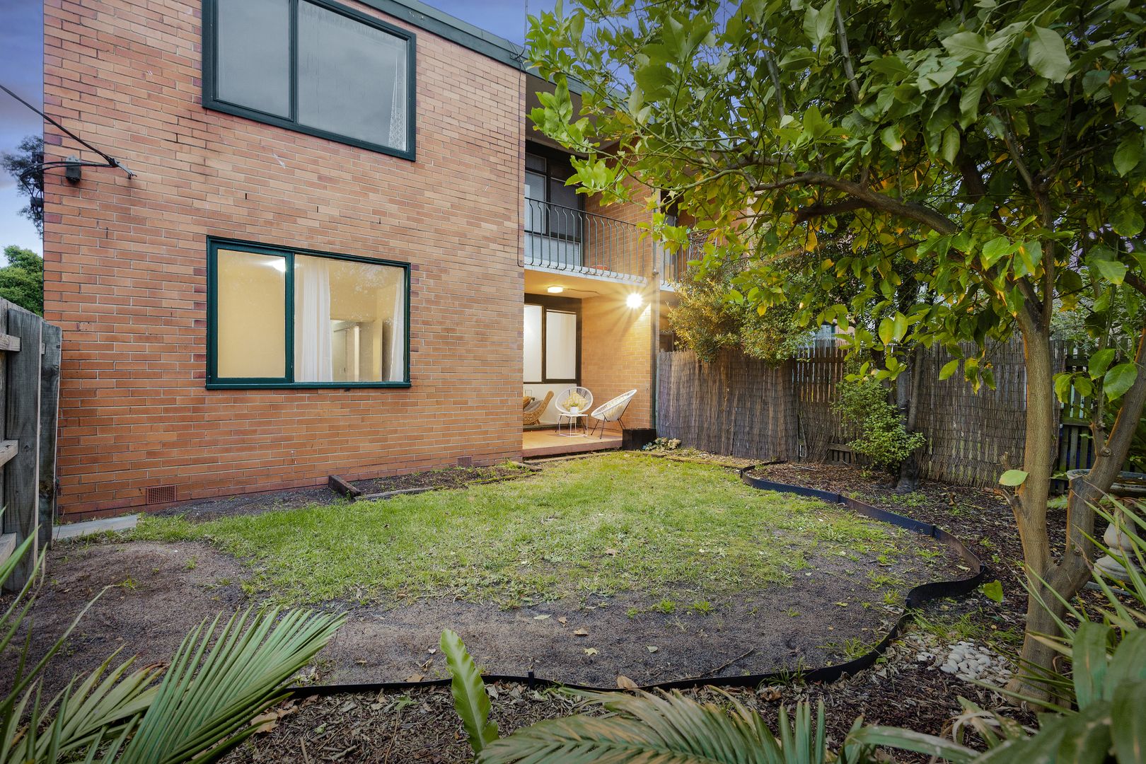 2 bedrooms Apartment / Unit / Flat in 1/17 Fisher Street MALVERN EAST VIC, 3145