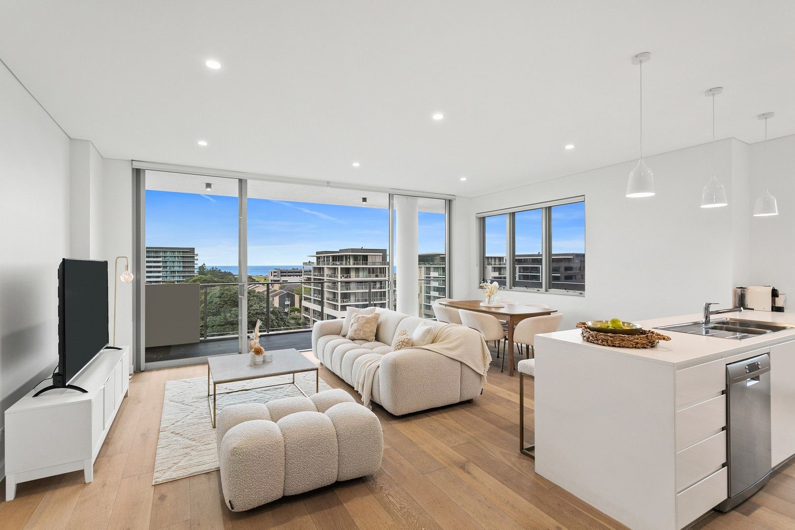 2 bedrooms Apartment / Unit / Flat in 503/48 Bank Street WOLLONGONG NSW, 2500
