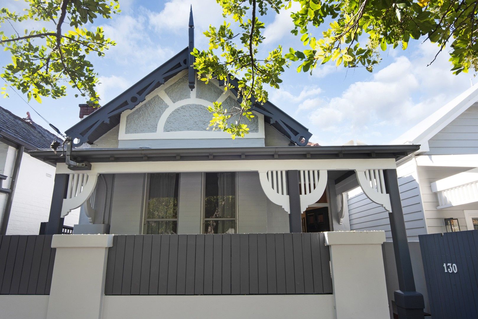 3 bedrooms House in 130 Pittwater Road MANLY NSW, 2095