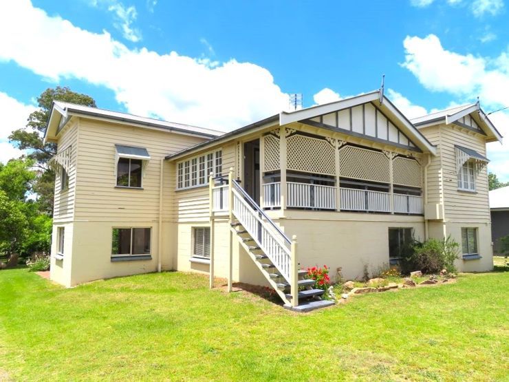 4 bedrooms House in 17 Denham Street STANTHORPE QLD, 4380