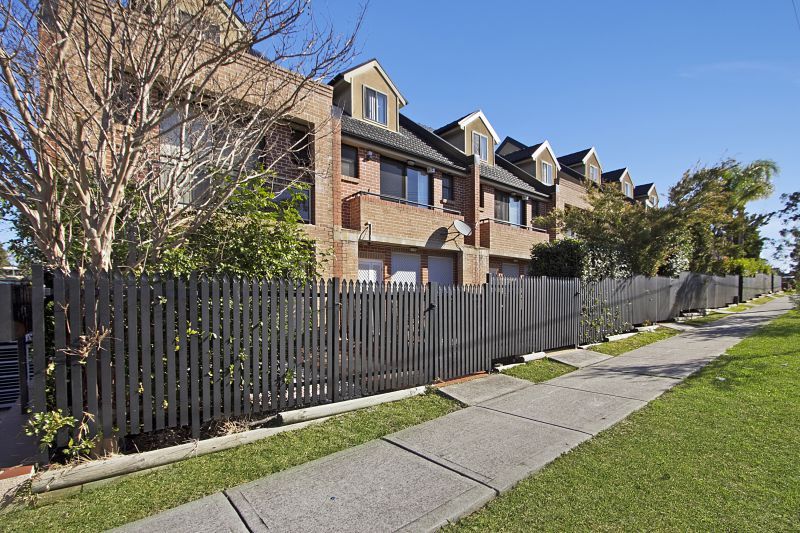 2/24-28 Cleone Street, Guildford NSW 2161, Image 0