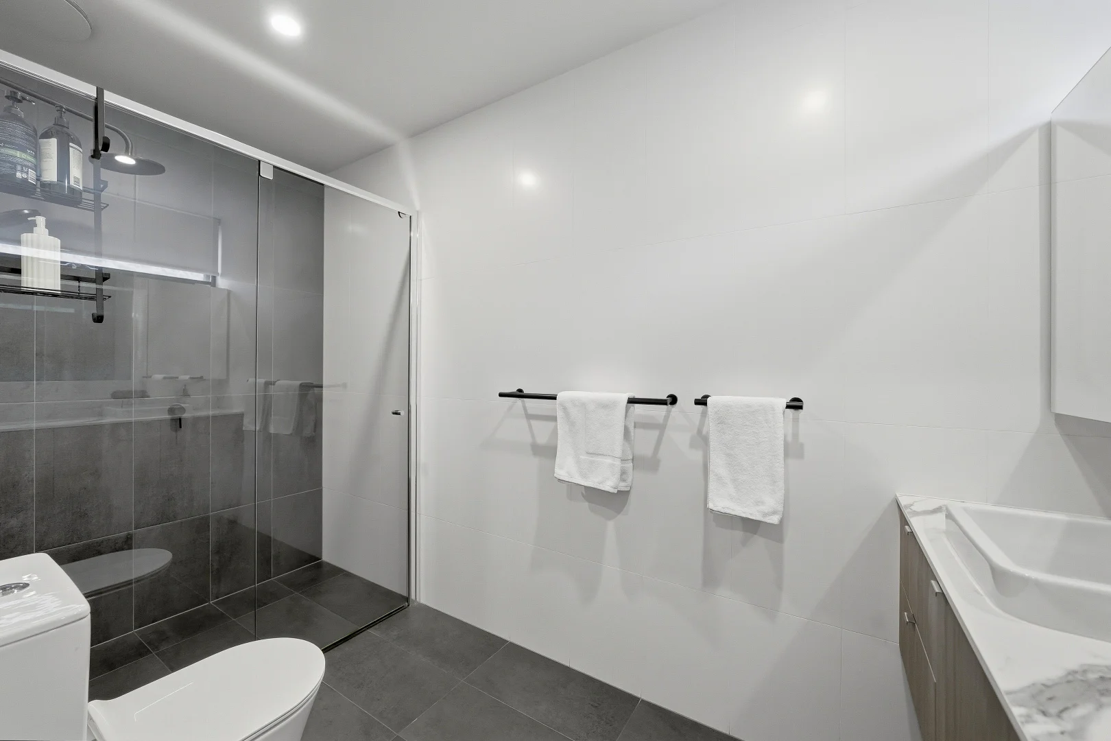 Additional image 24 of 2/3 Ardiletta Road, Tranmere TAS 7018