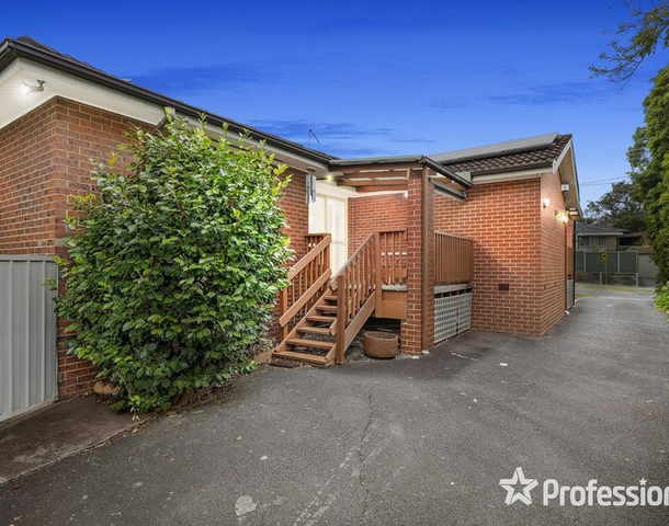 17 Myoora Drive, Mooroolbark VIC 3138