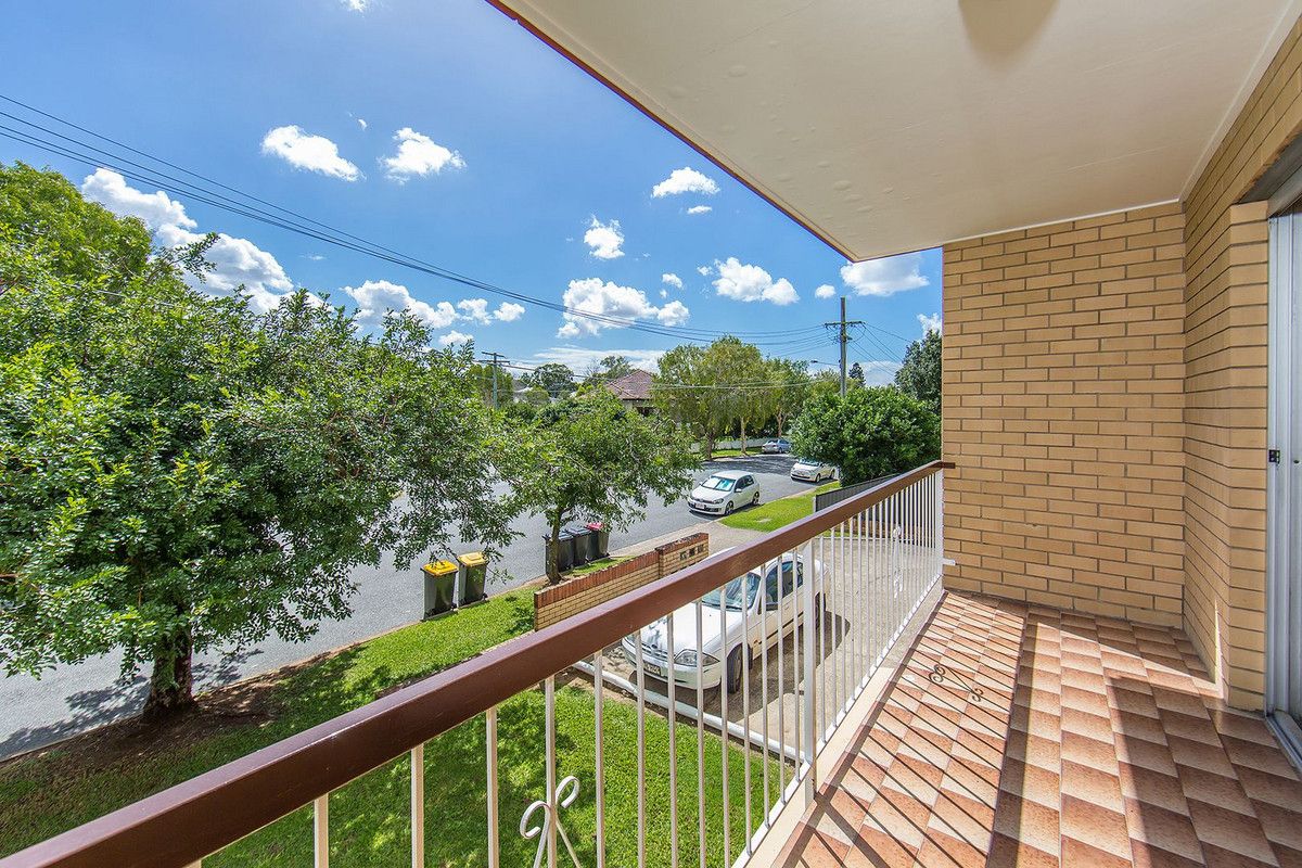 2 bedrooms Apartment / Unit / Flat in 2/11 Lasseter Street KEDRON QLD, 4031