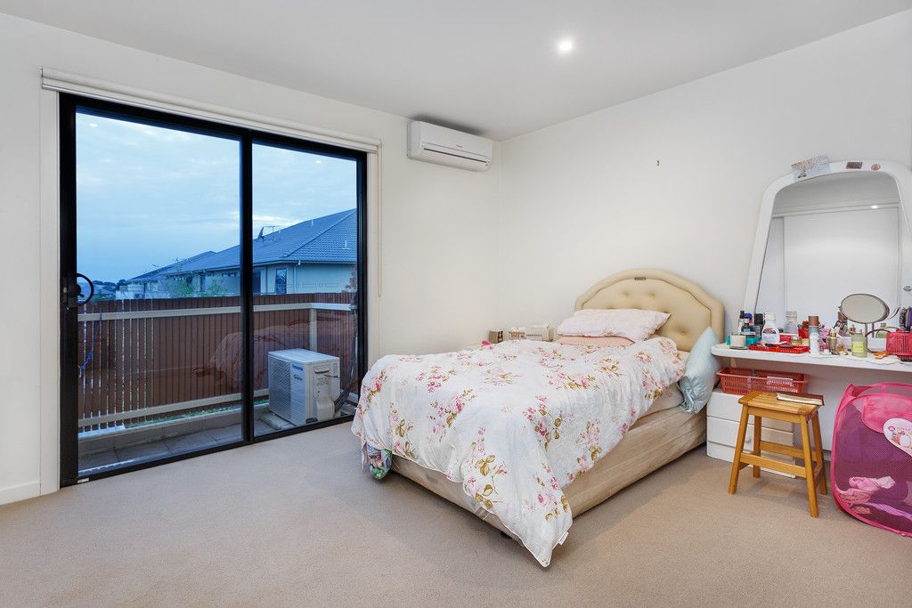 9 Shady Mews, CLAYTON VIC 3168, Image 2