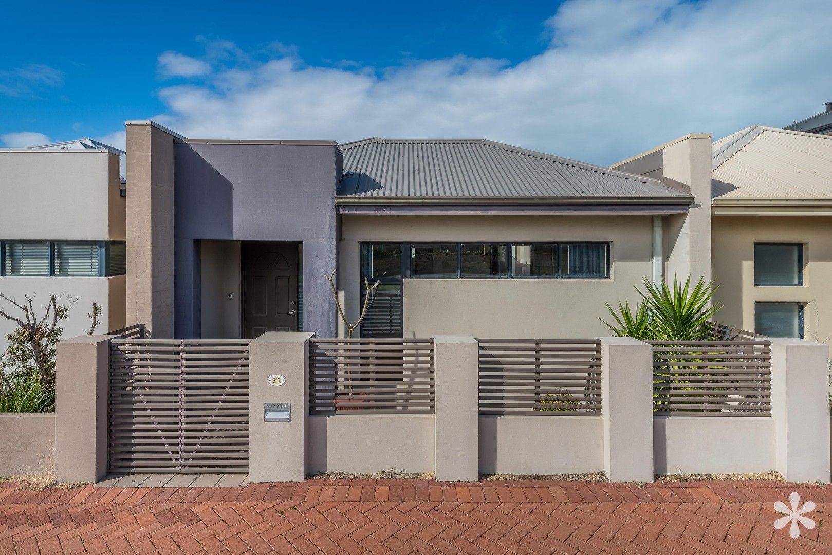 3 bedrooms House in 21 Pymore Crescent BUTLER WA, 6036