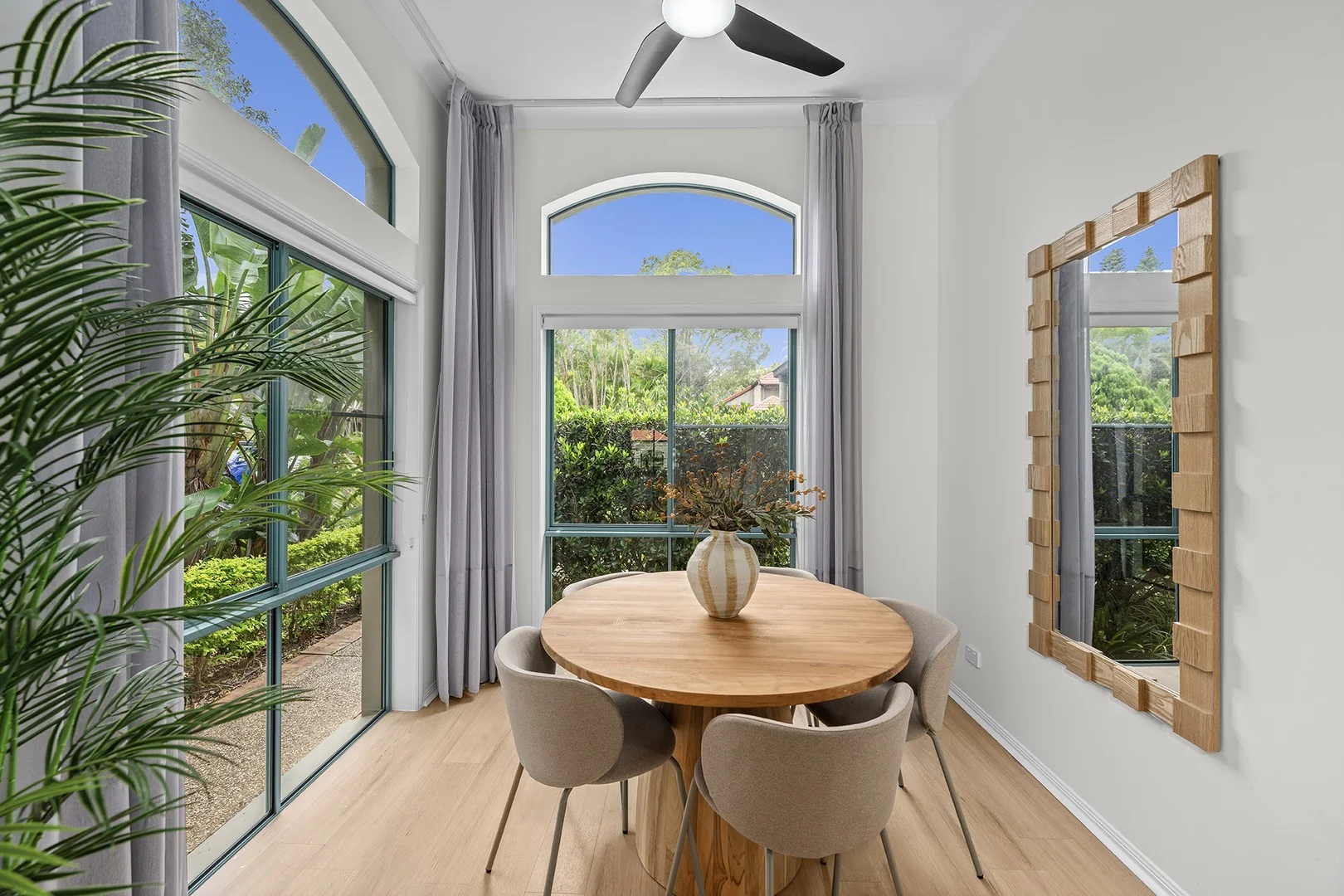 123/19 Santa Barbara Road, Hope Island QLD 4212