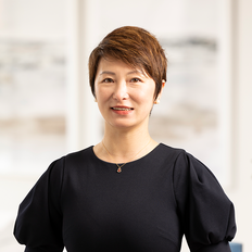 Heidi Chu, Sales representative