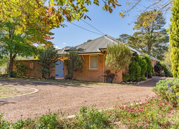 13A Crest Road, Armidale NSW 2350