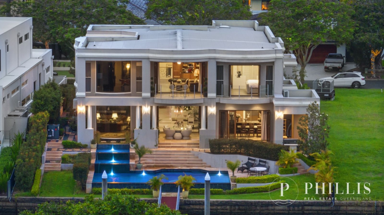 5 bedrooms House in 2510 Cressbrook Drive HOPE ISLAND QLD, 4212