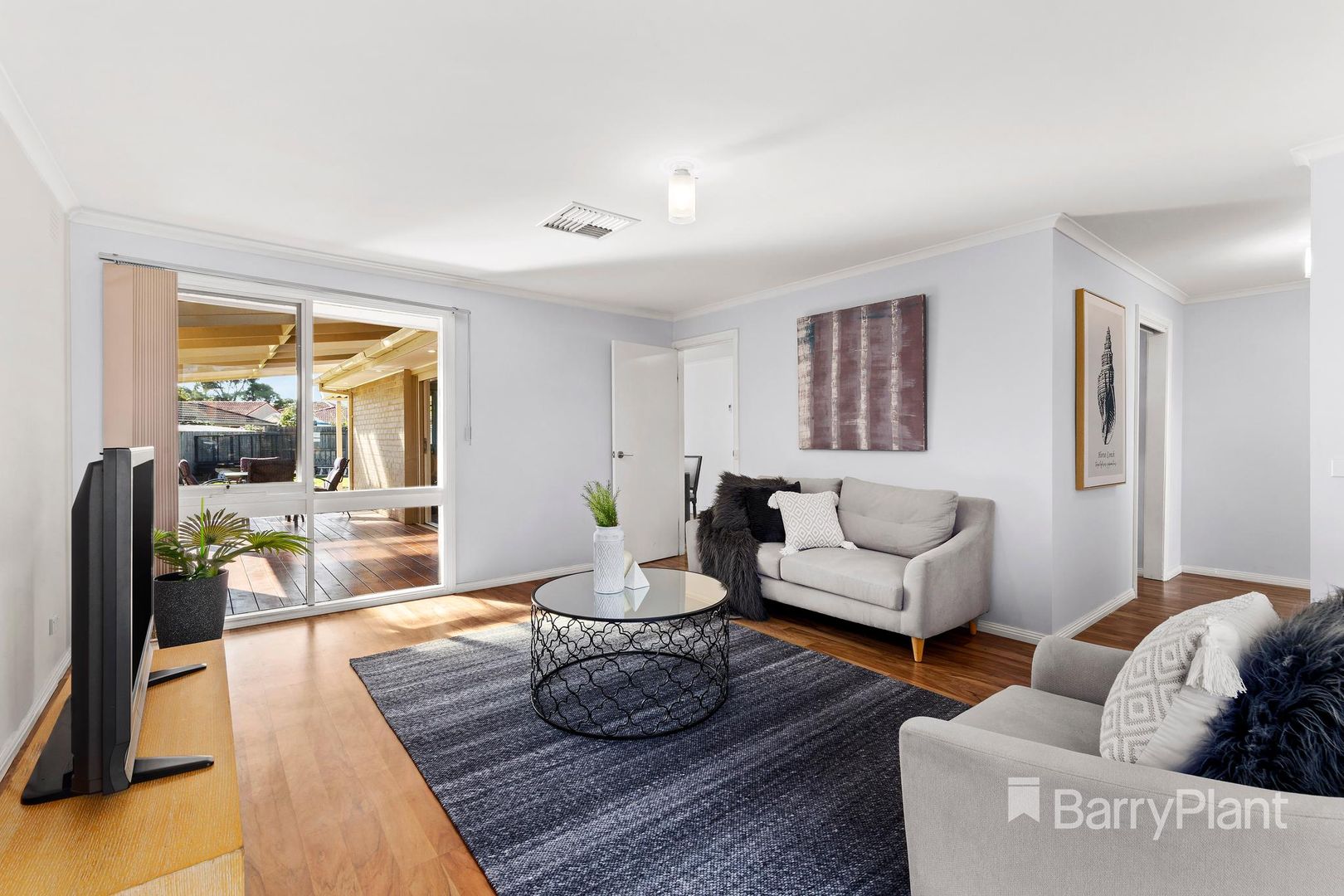 8 Kilborn Court, Mill Park VIC 3082, Image 2