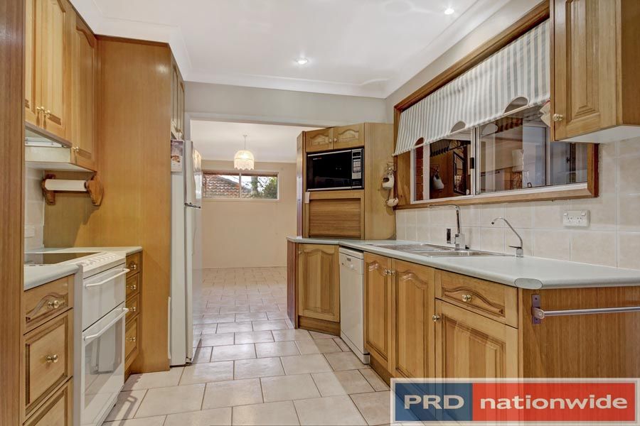 16 Pamela Avenue, Peakhurst Heights NSW 2210, Image 2