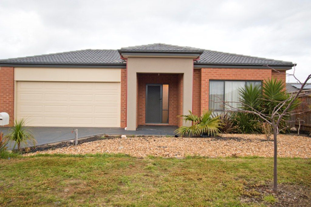 3 bedrooms House in 4 Stringybark Ave BROOKFIELD VIC, 3338