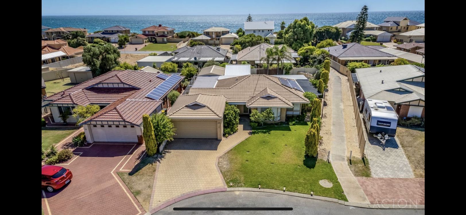 3 bedrooms House in 7 Mardan Court SILVER SANDS WA, 6210