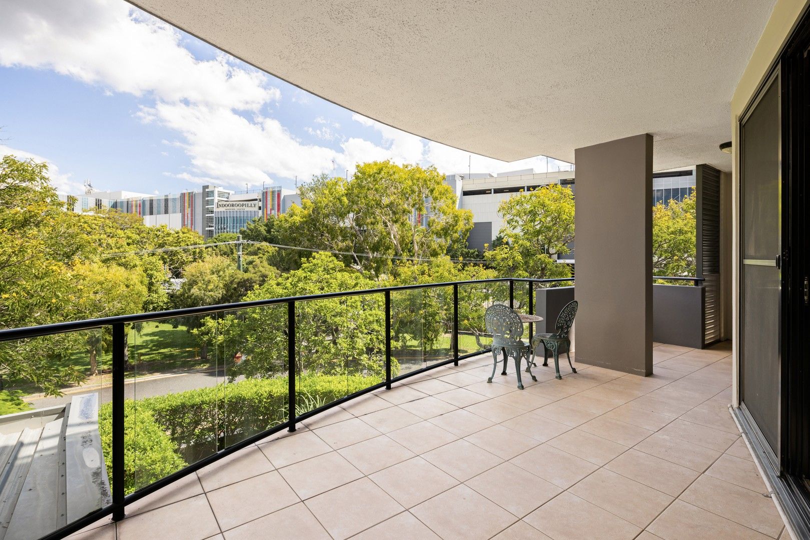 4 bedrooms Apartment / Unit / Flat in 4/36-40 Underhill Avenue INDOOROOPILLY QLD, 4068