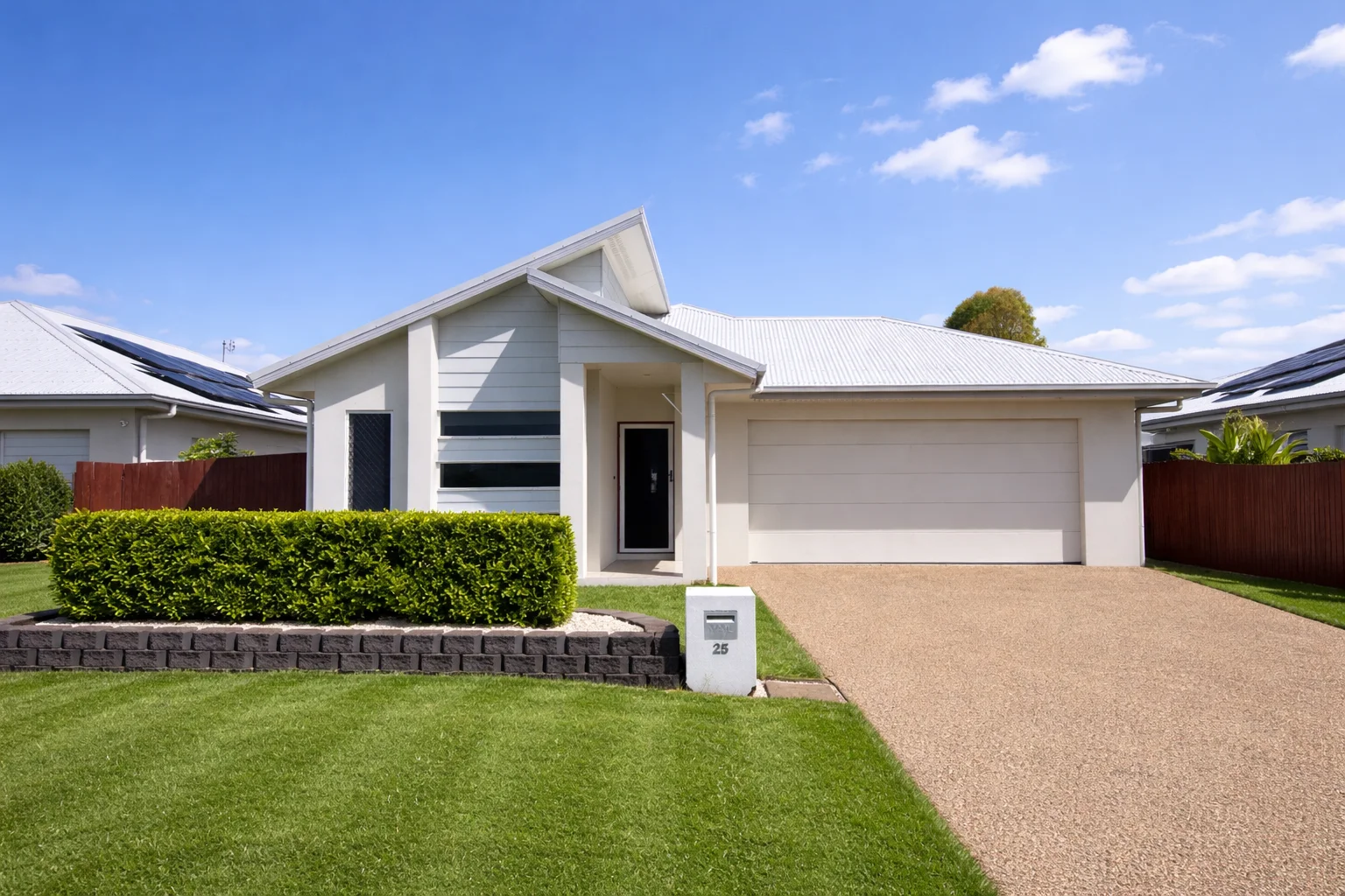 25 Broadwater Terrace, Idalia QLD 4811