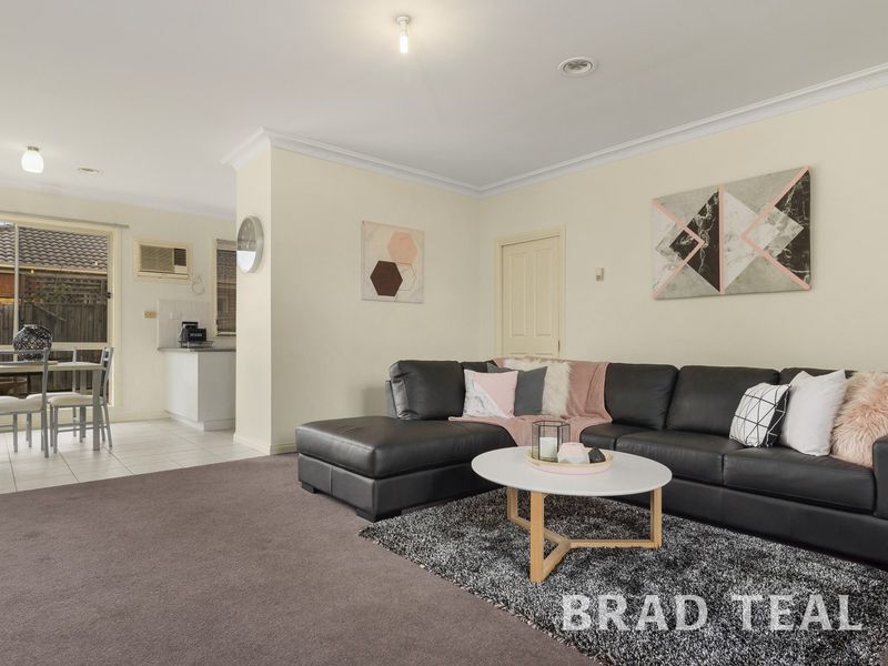 2/30 Highlands Avenue, Airport West VIC 3042, Image 2