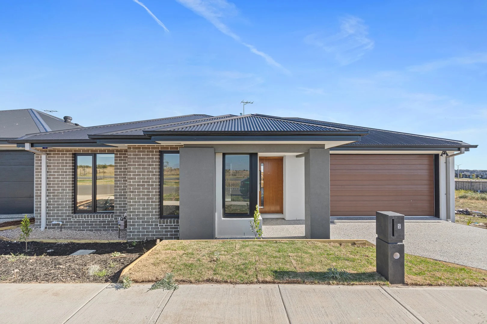 5 Winfred Drive, Mambourin VIC 3024