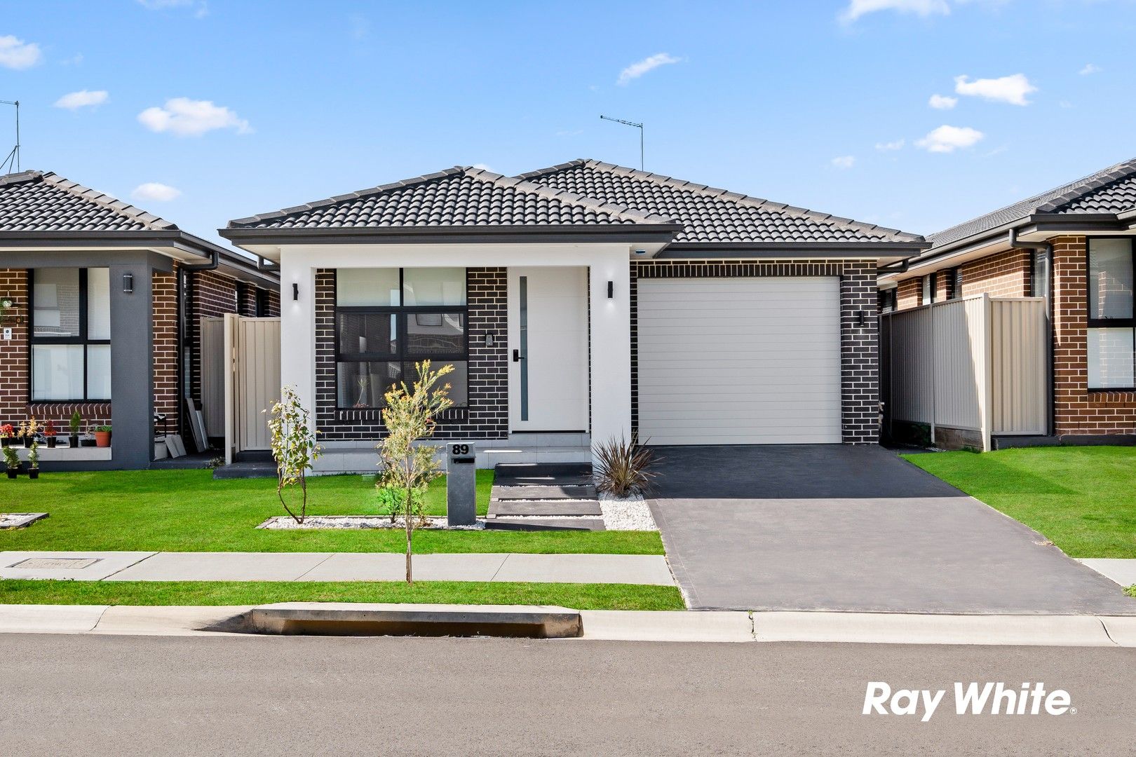 4 bedrooms House in 89 Calleja Street THE PONDS NSW, 2769