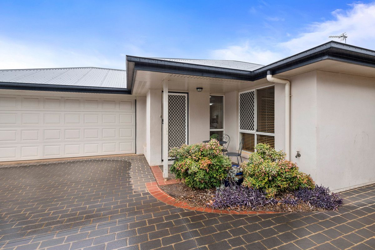 2/432 West Street, Kearneys Spring QLD 4350, Image 2