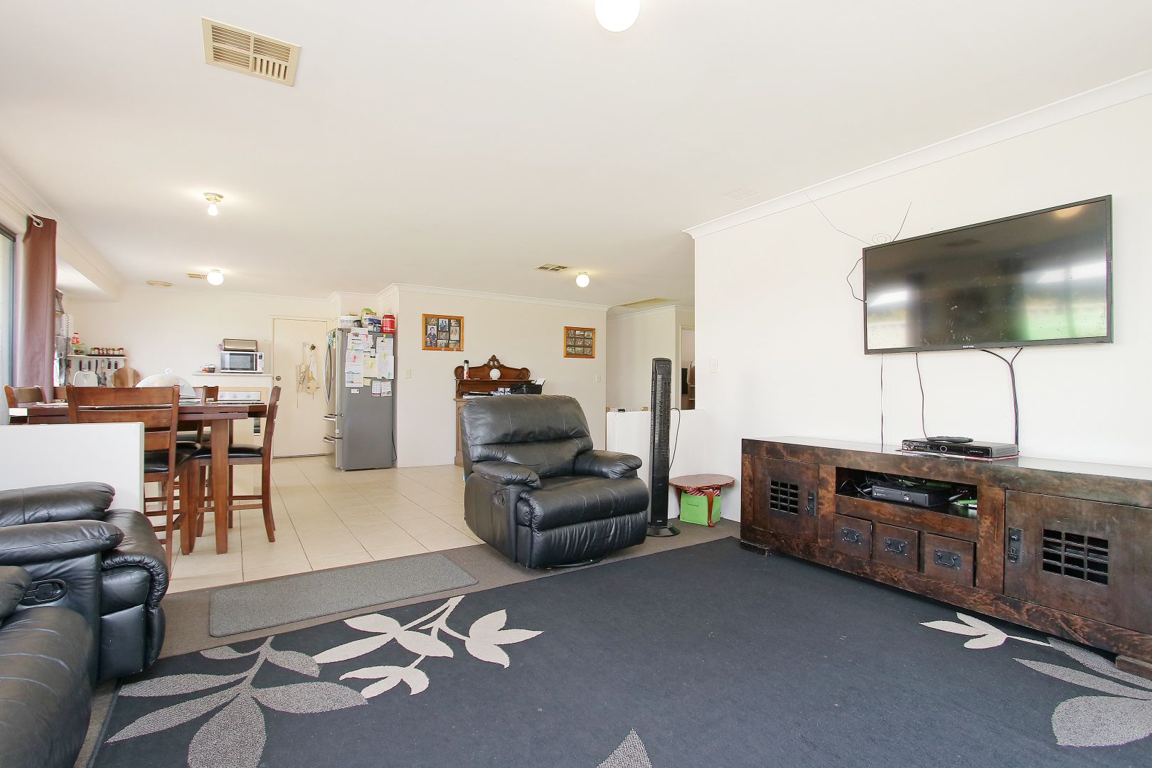 40 Amherst Rd, Canning Vale WA 6155, Image 2