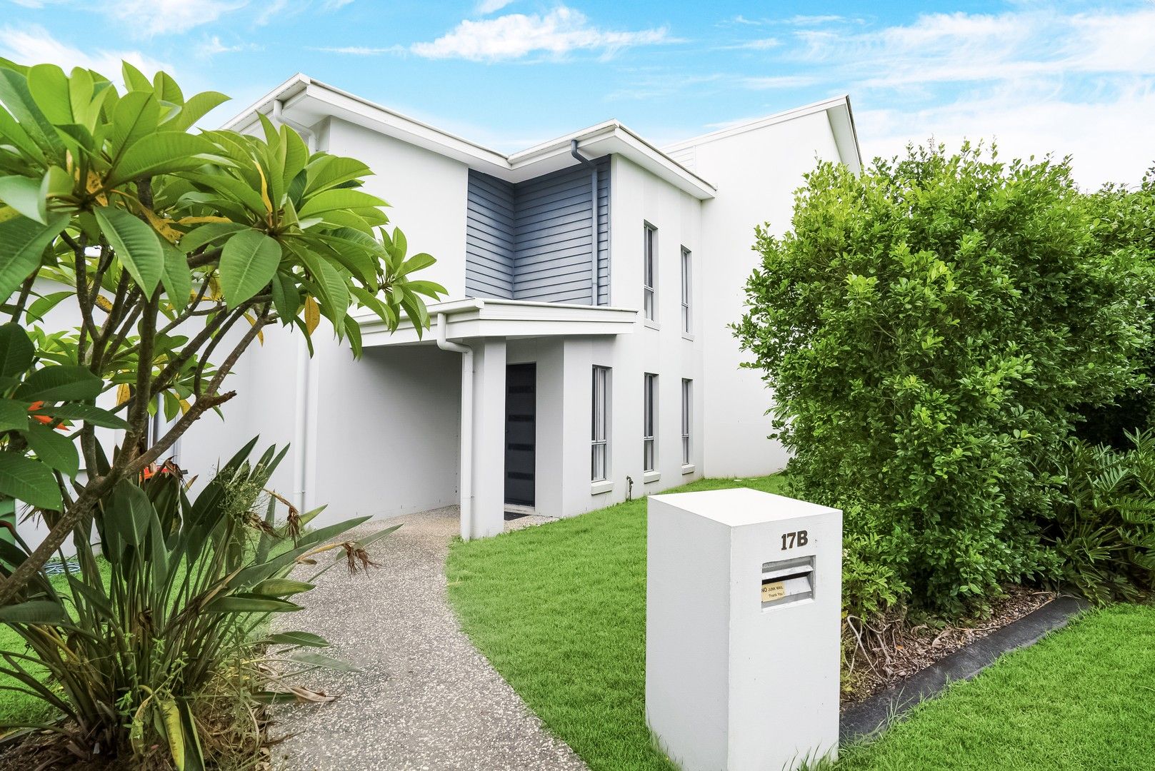 4 bedrooms Duplex in 2/17 Rees Court ELANORA QLD, 4221