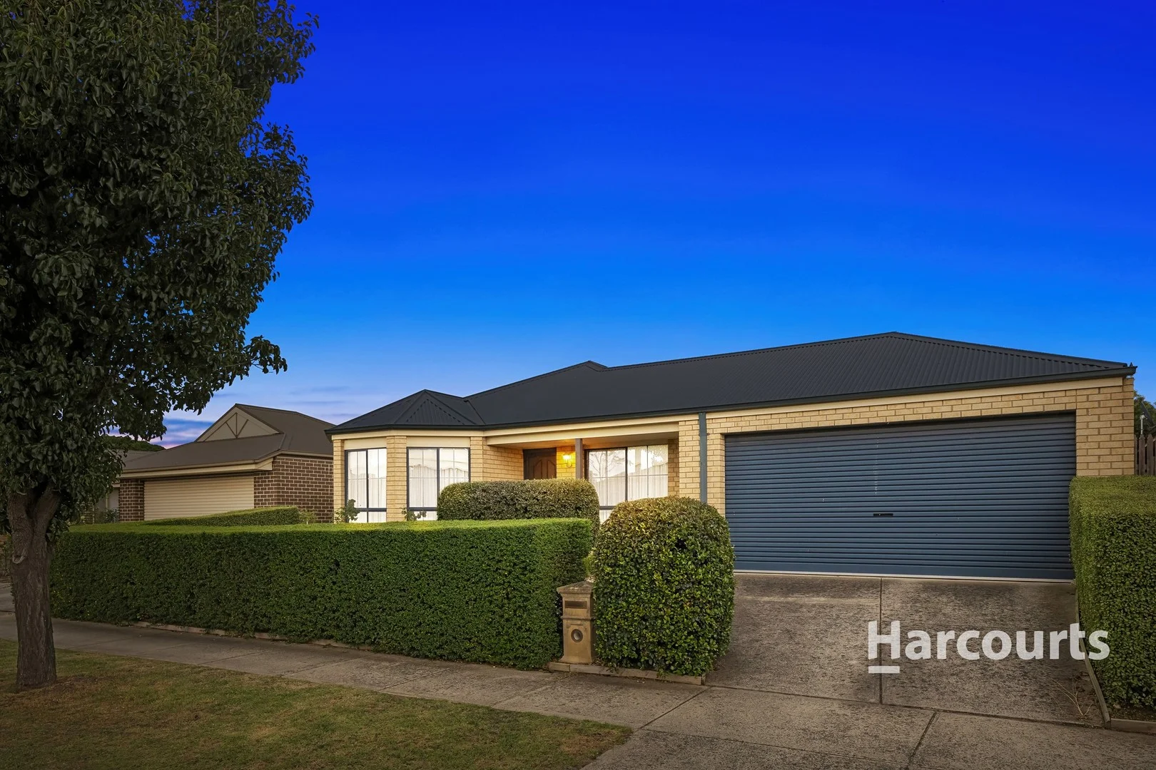 19 Redfern Way, Pakenham VIC 3810