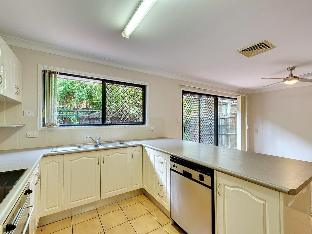 3/31 Llewellyn Street, Kangaroo Point QLD 4169, Image 2