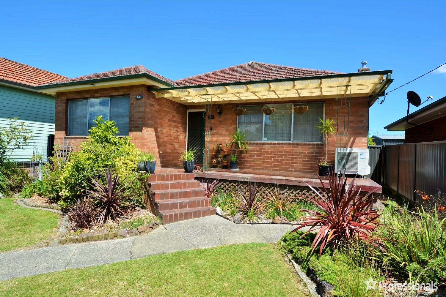 3 bedrooms House in 64 Enfield Avenue LITHGOW NSW, 2790