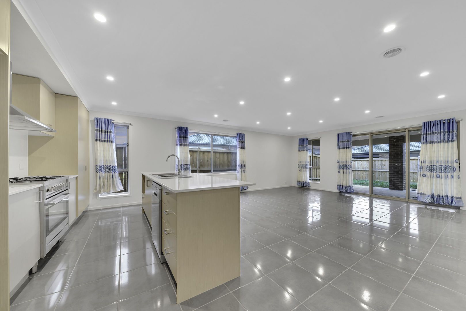 10 Bromley Circuit, Thornhill Park VIC 3335, Image 1