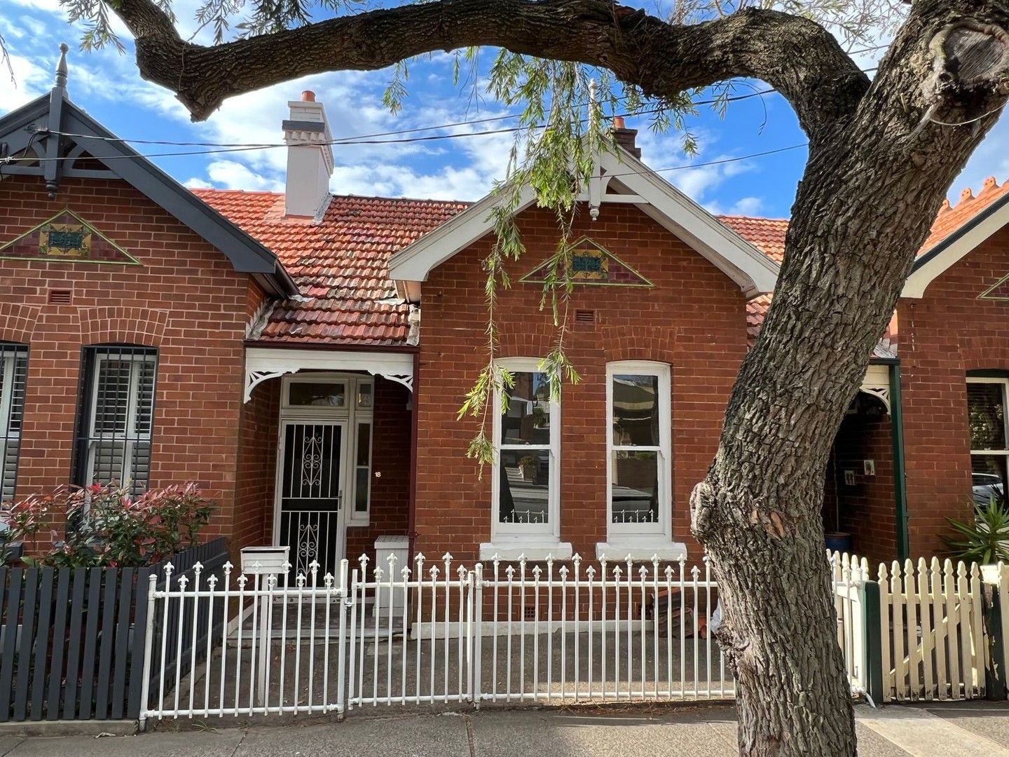 2 bedrooms House in 18 Holtermann Street CROWS NEST NSW, 2065