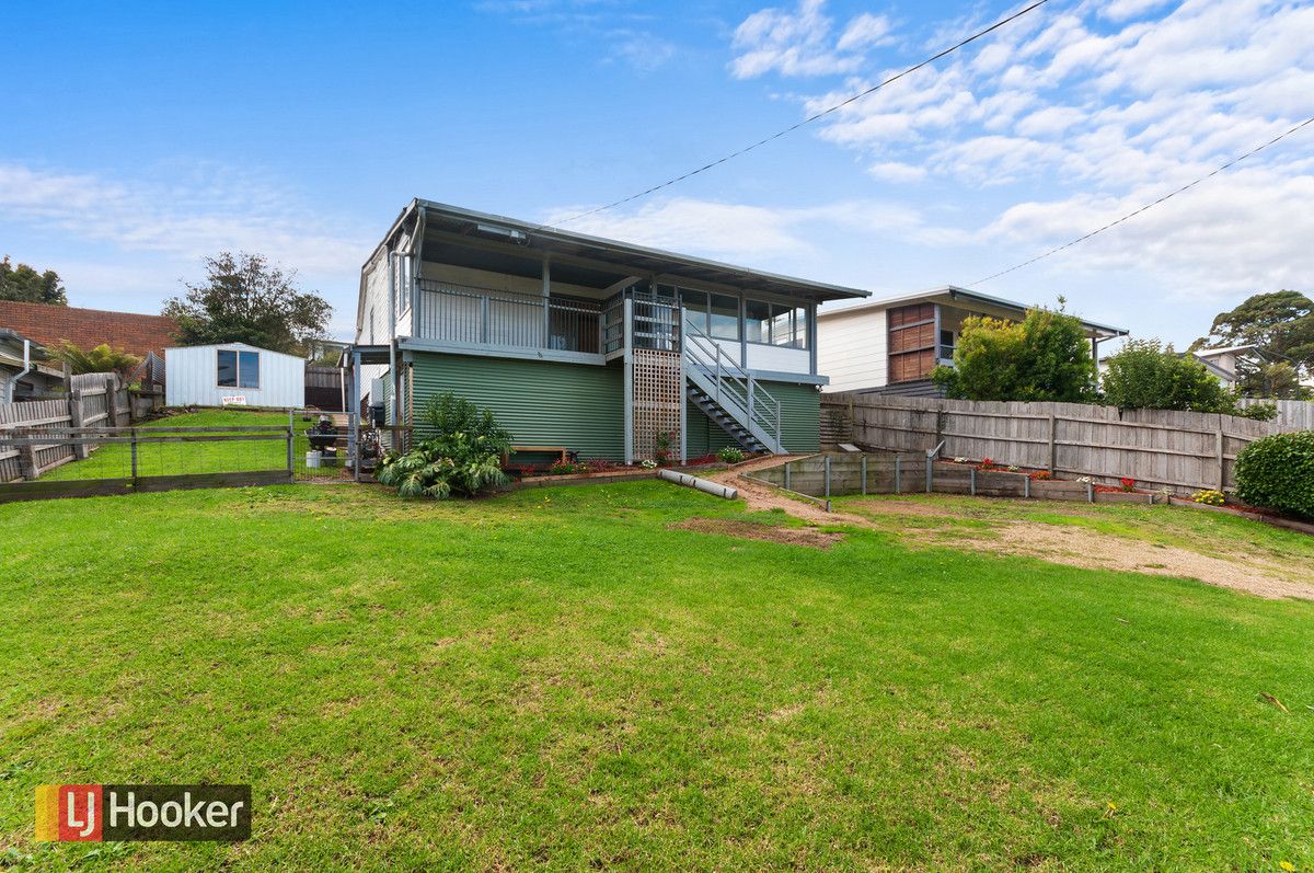 17 Daniel Street, Lakes Entrance VIC 3909, Image 1