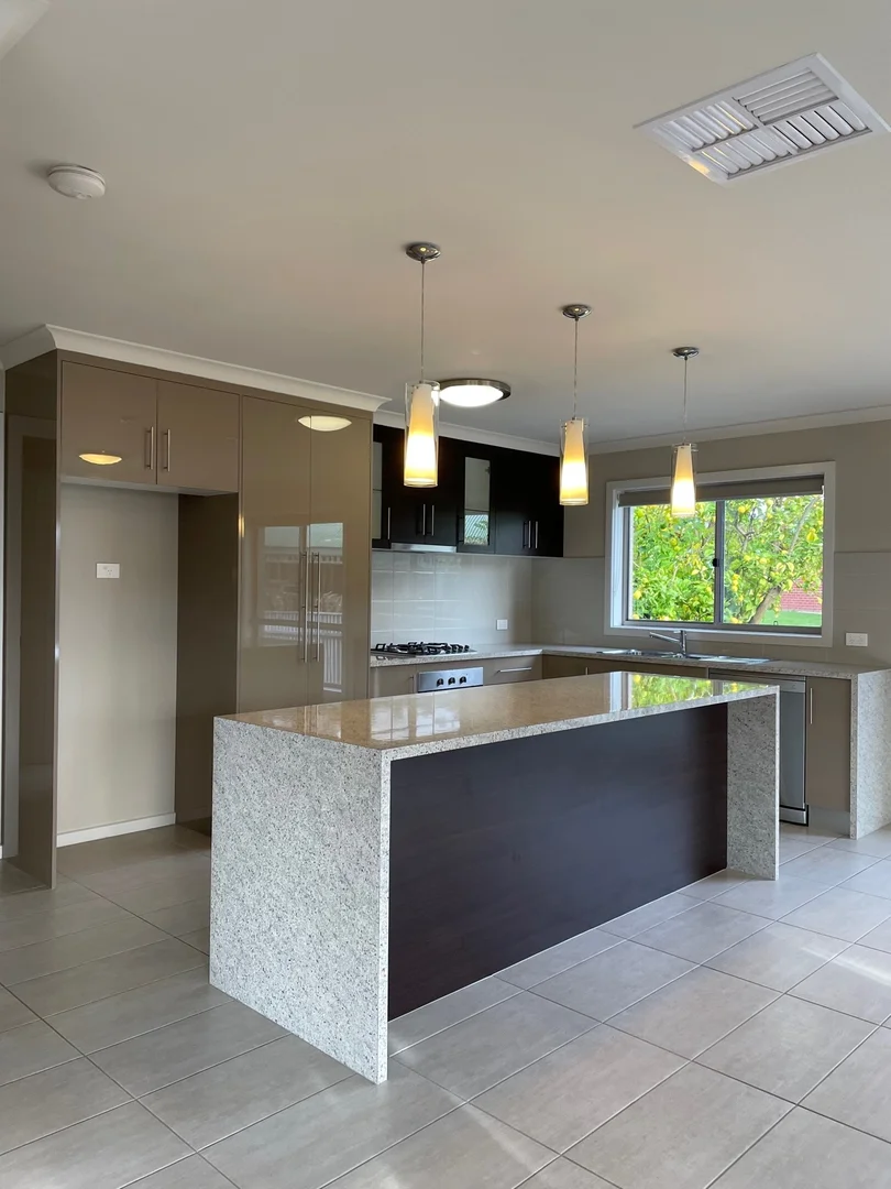 Additional image 4 of 3/9 DONNOLLEY COURT, Lavington NSW 2641