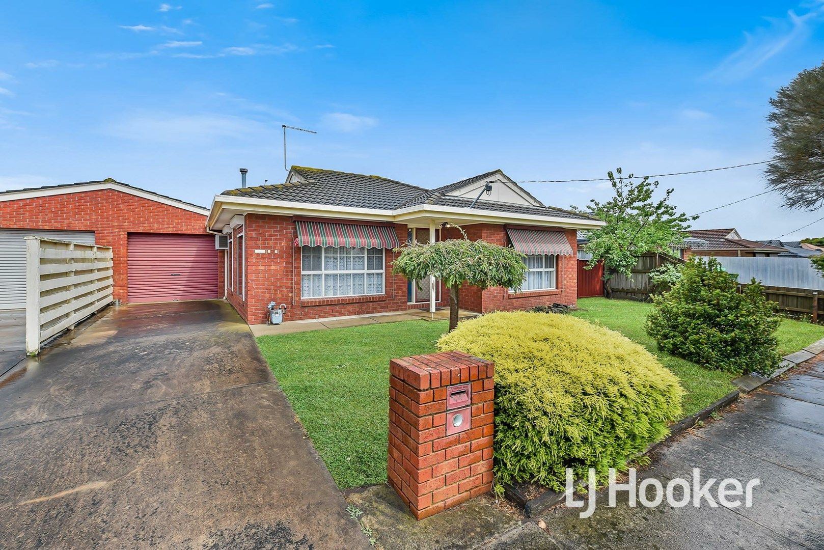 2/3 Navarre Drive, Cranbourne West VIC 3977, Image 0