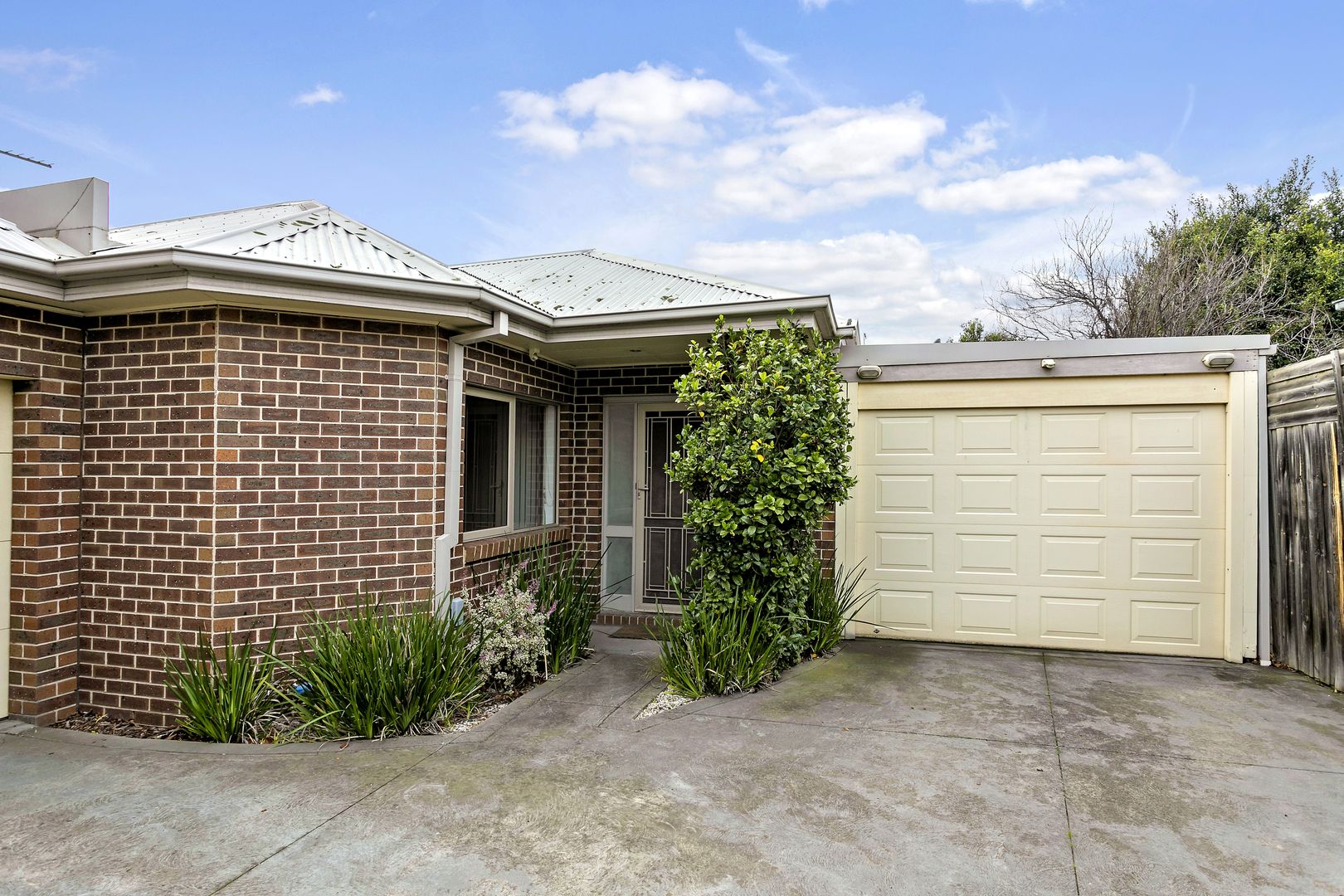 2 bedrooms Villa in 3/45 Paxton Street SOUTH KINGSVILLE VIC, 3015