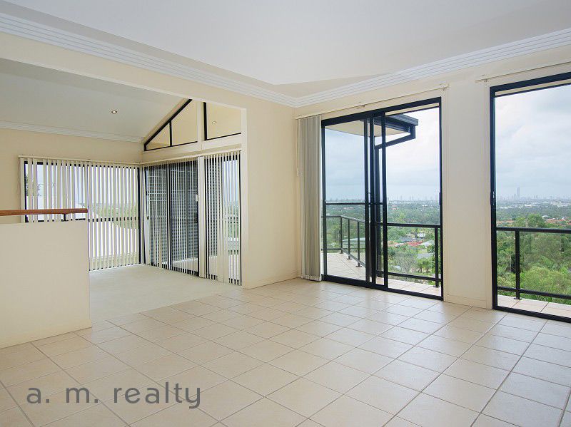 32 Convery Cres, Highland Park QLD 4211, Image 2