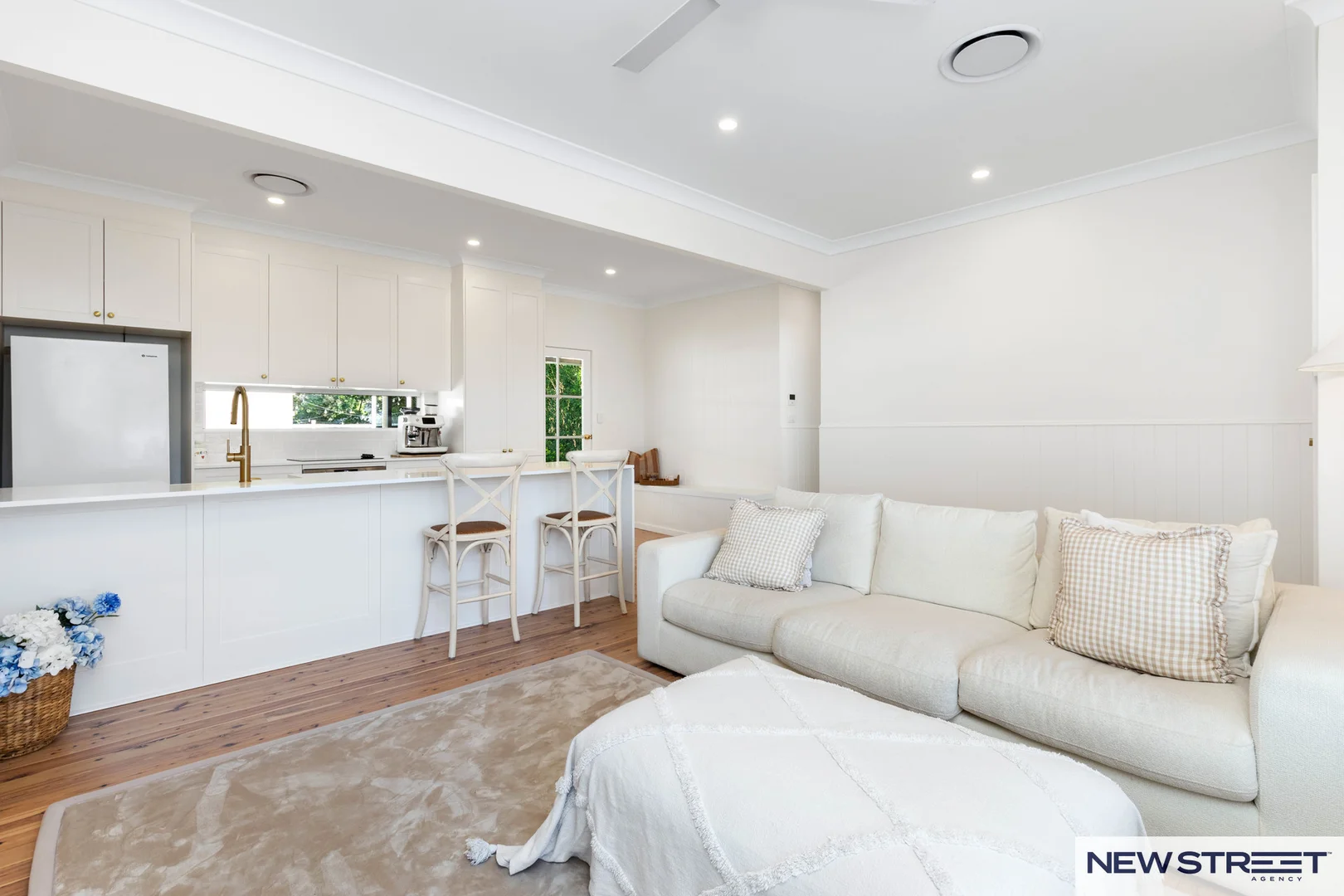 16 Lentara Avenue, Belmont North NSW 2280