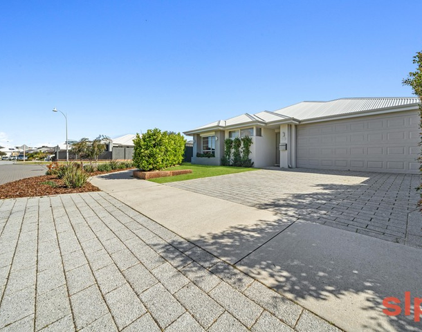 33 Solandri Bend, Banksia Grove WA 6031