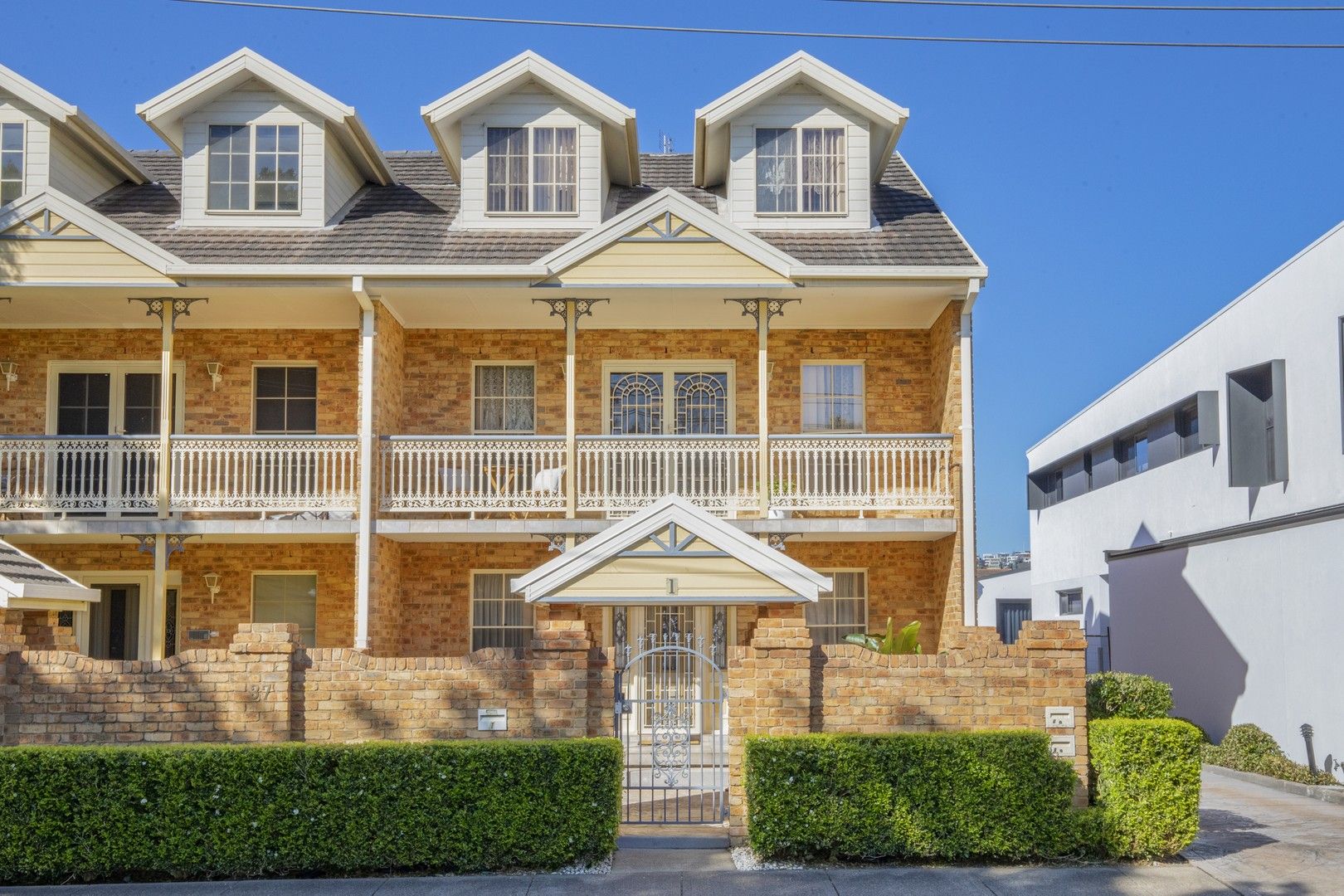 3 bedrooms Townhouse in 1/37 Railway Street MEREWETHER NSW, 2291