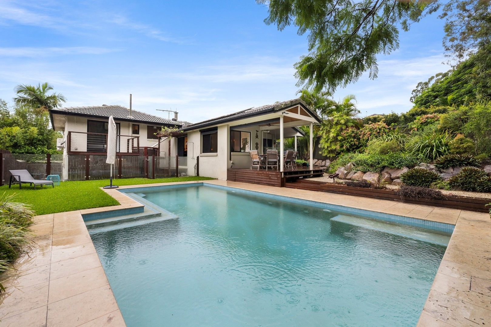 4 bedrooms House in 8 Verbena Street MOUNT GRAVATT QLD, 4122