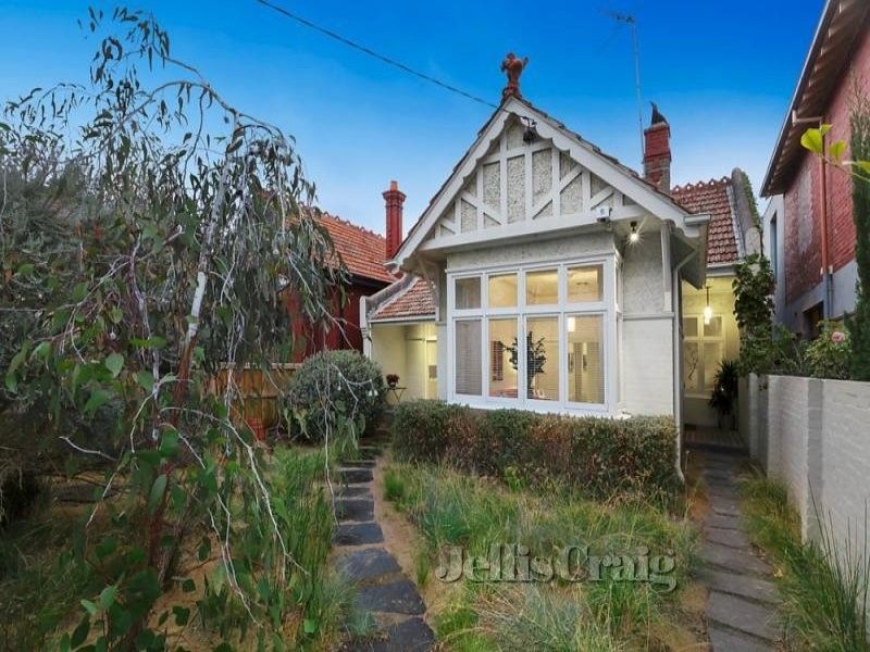 31 Loch Street, St Kilda West VIC 3182