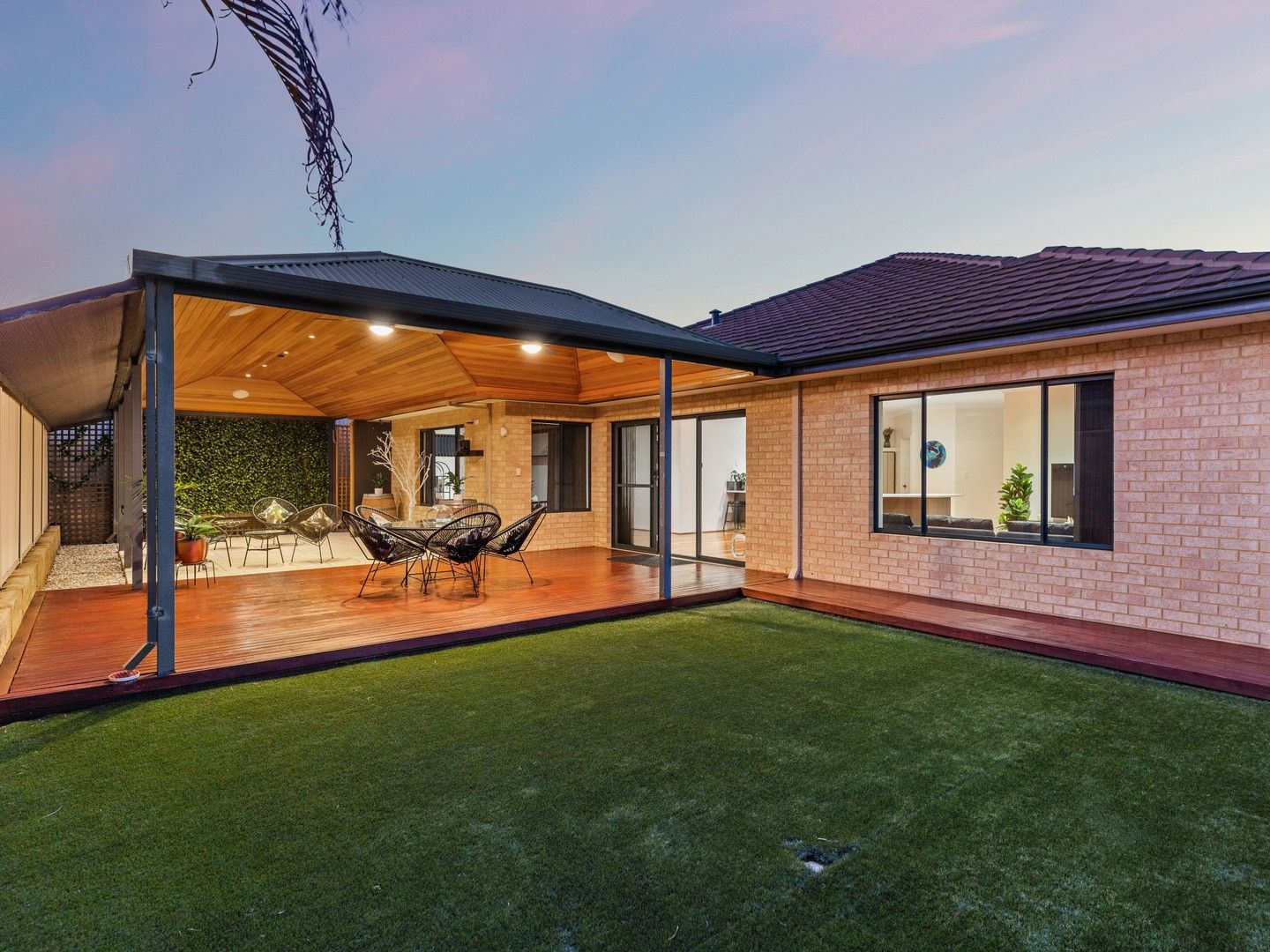 4 bedrooms House in 13 Arwon St BALDIVIS WA, 6171