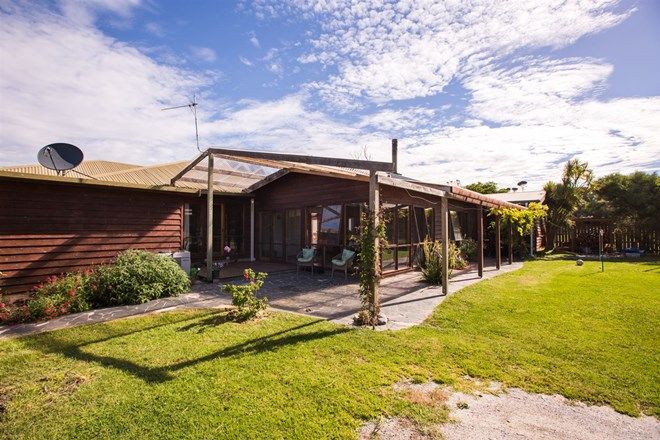 Picture of 325 North Road, CURRIE TAS 7256