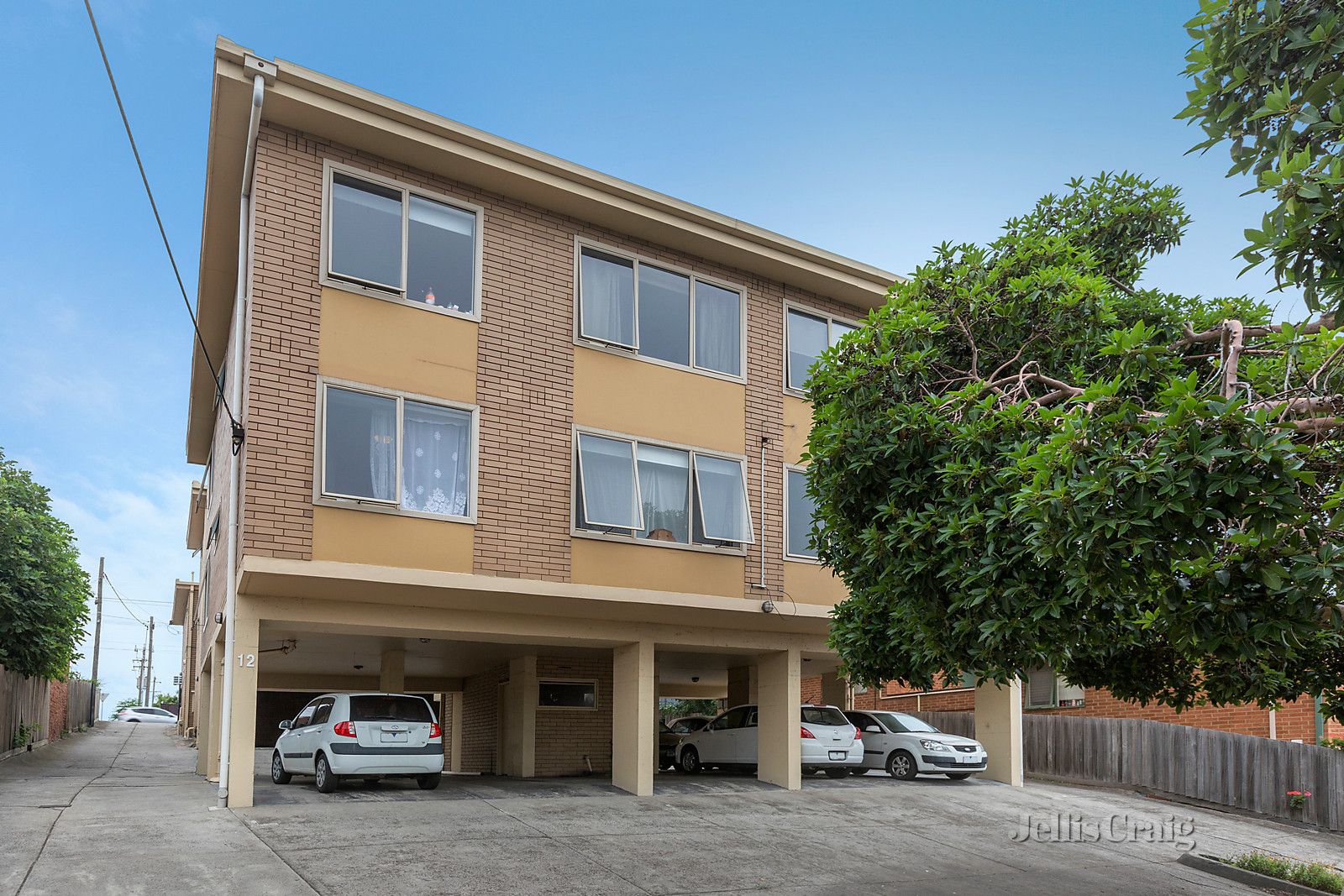 2/12 Allard Street, Brunswick West Property History & Address
