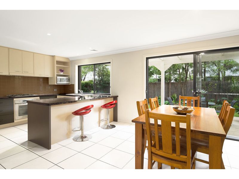 4 Melaleuca Way, Thornleigh NSW 2120, Image 2