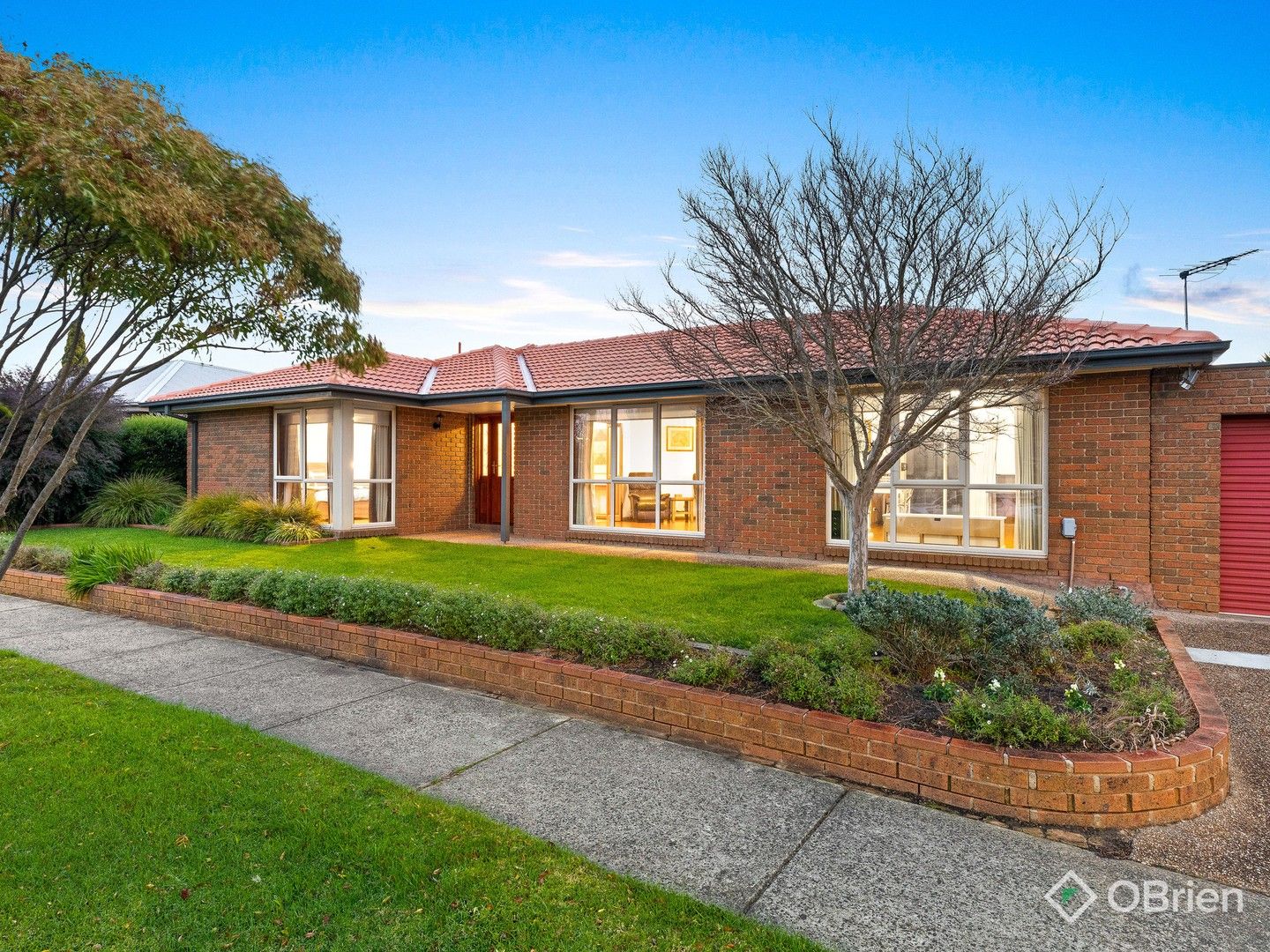 4 bedrooms House in 1 Sonja Court NARRE WARREN VIC, 3805