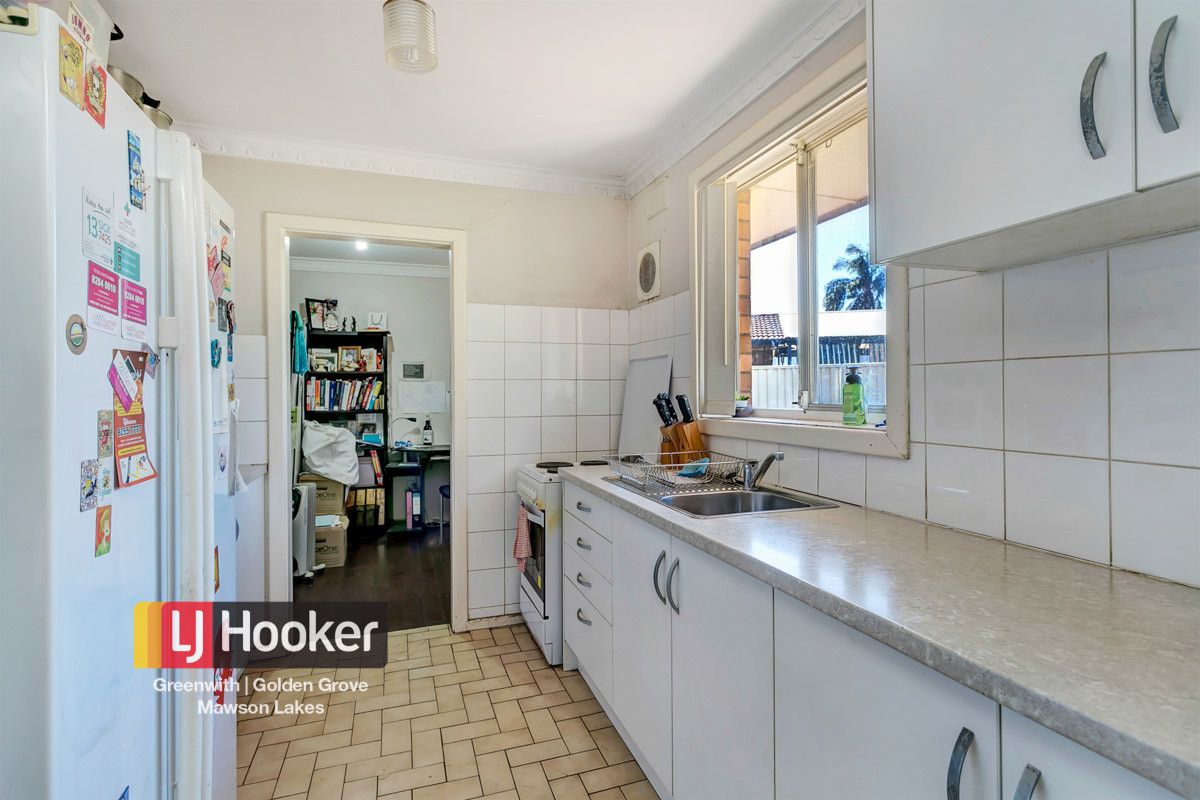 42 McKenzie Road, Elizabeth Downs SA 5113, Image 2