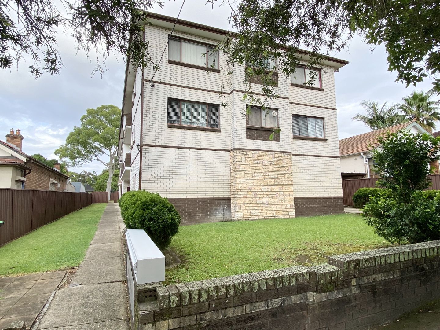 2/129 Victoria Road, Punchbowl NSW 2196