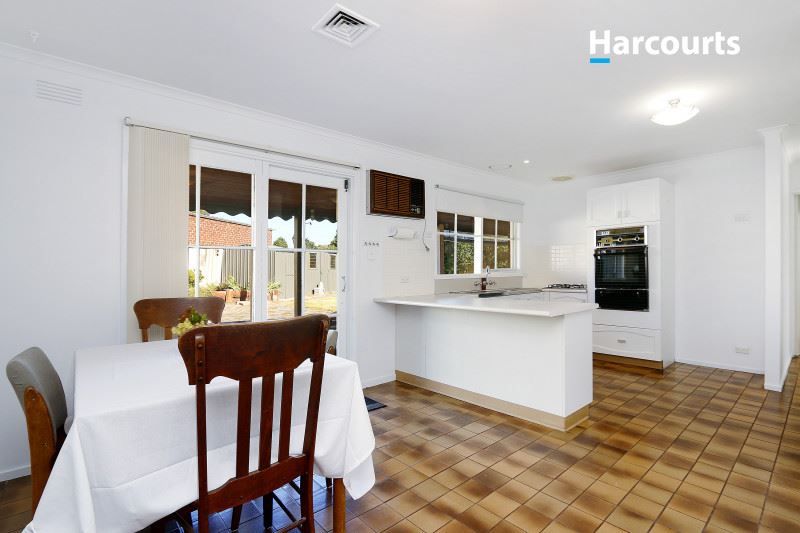 29 Deanswood Drive, Somerville VIC 3912, Image 2