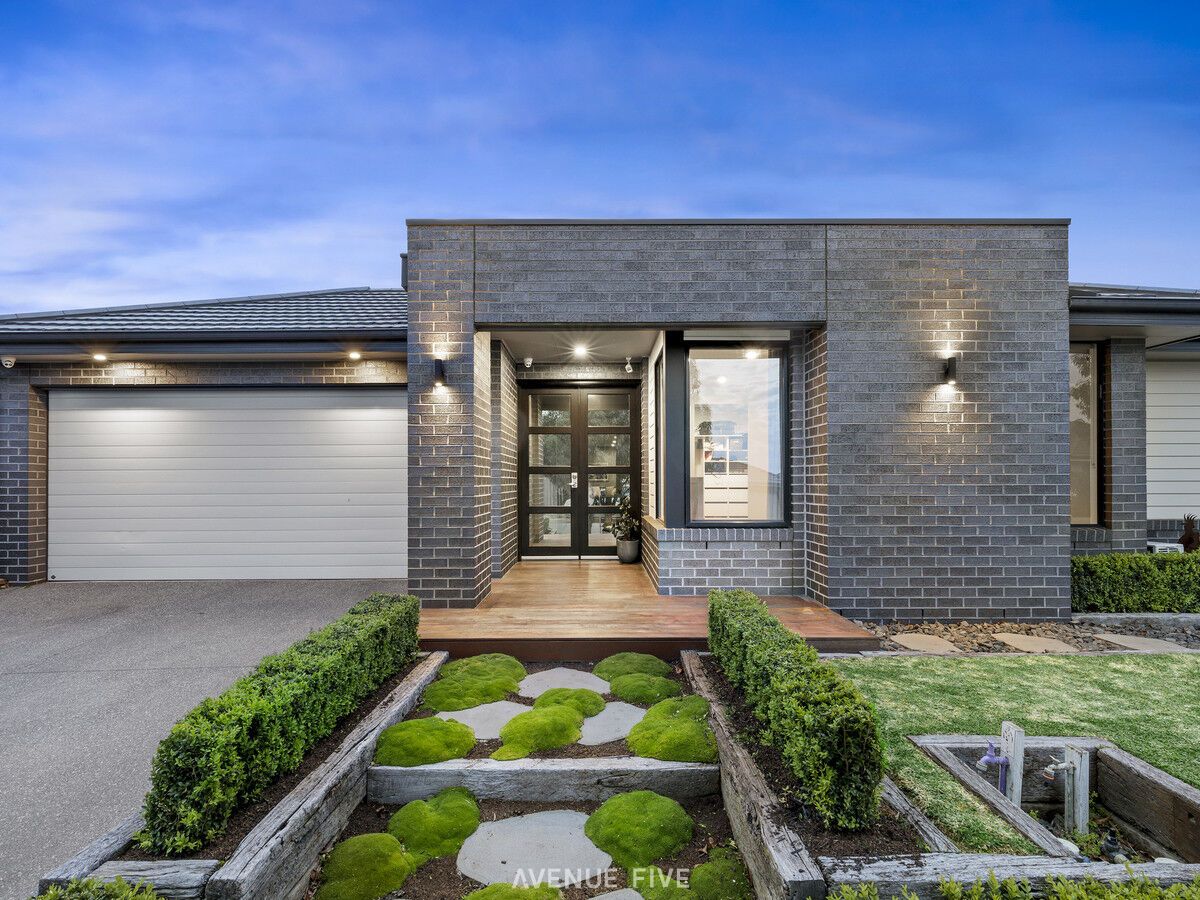 4 bedrooms House in 20 Sandor Terrace CHARLEMONT VIC, 3217